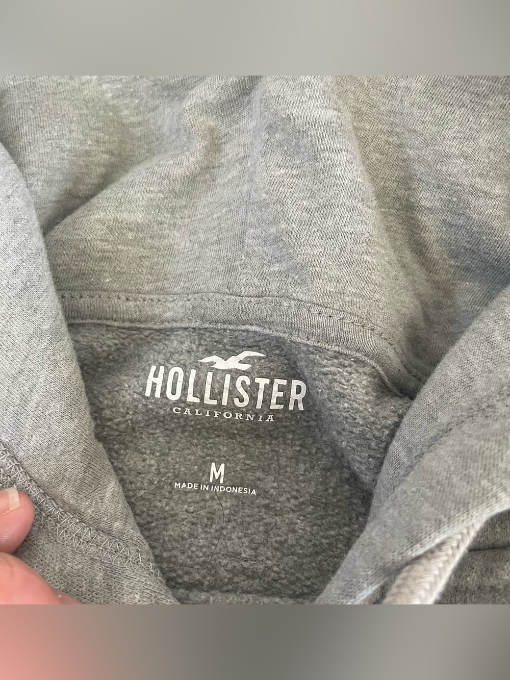 Women’s hollister gray hoodie - Picture 3 of 4